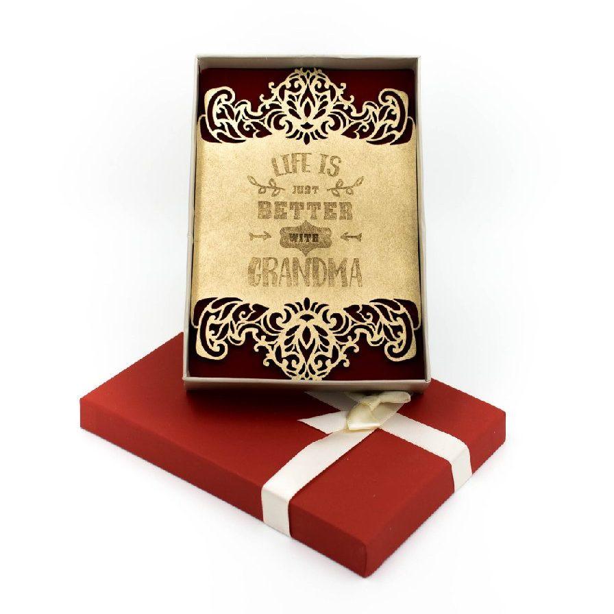 Felicitare din lemn personalizata - Life is just better with grandma