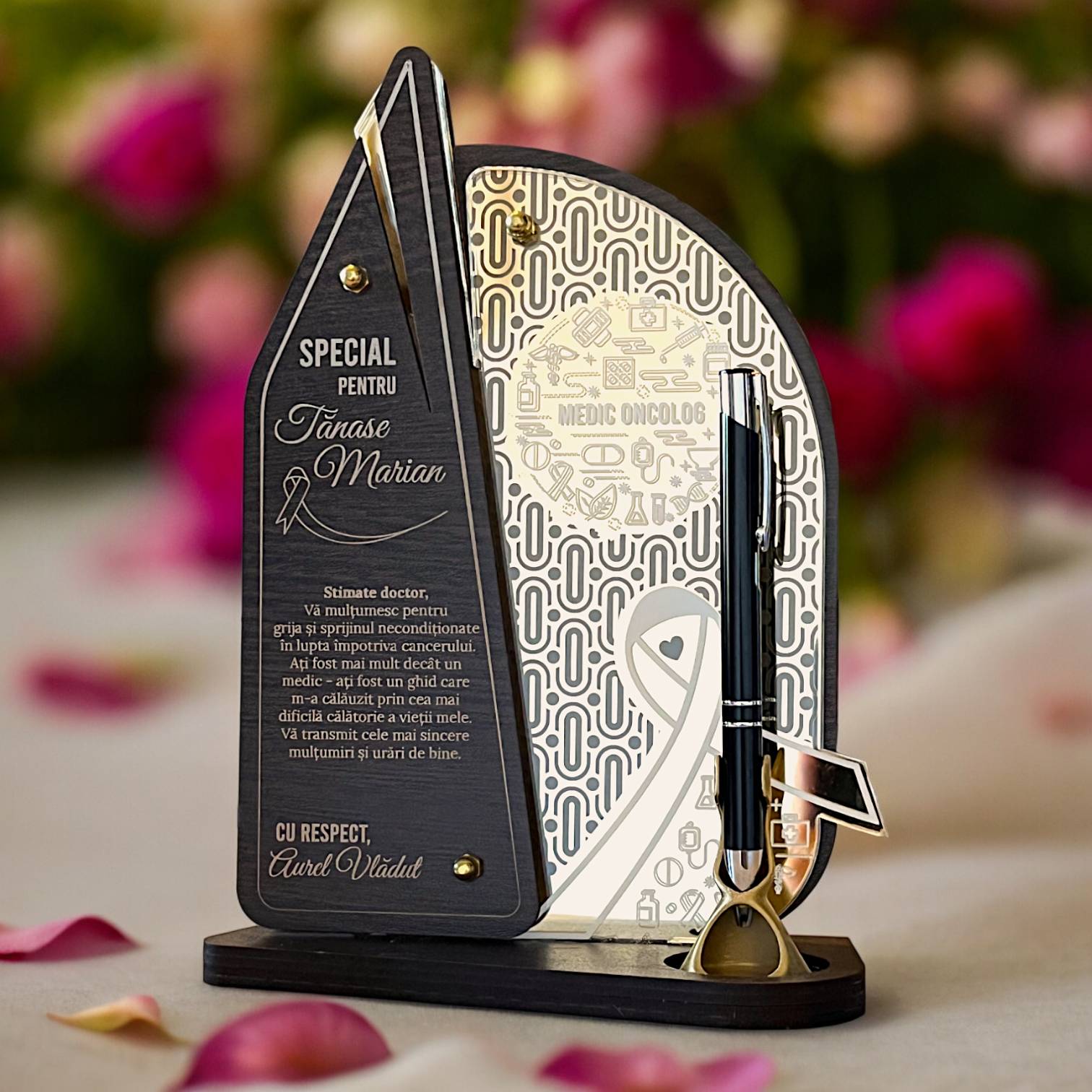 trofeu_personalizat_cu_pix_-_pentru_medic_oncolog_trofee-personalizate_91136822_cadou_personalizat.jpg
